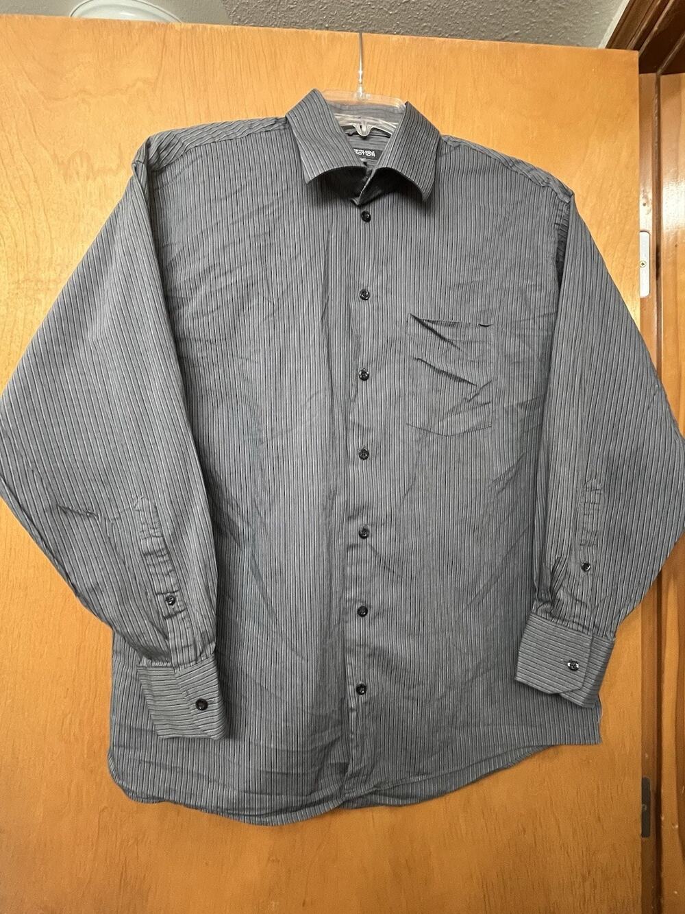 Kenneth Cole Reaction Shirt Mens Medium 32/33 Black Gray Stripe Button Up Down L